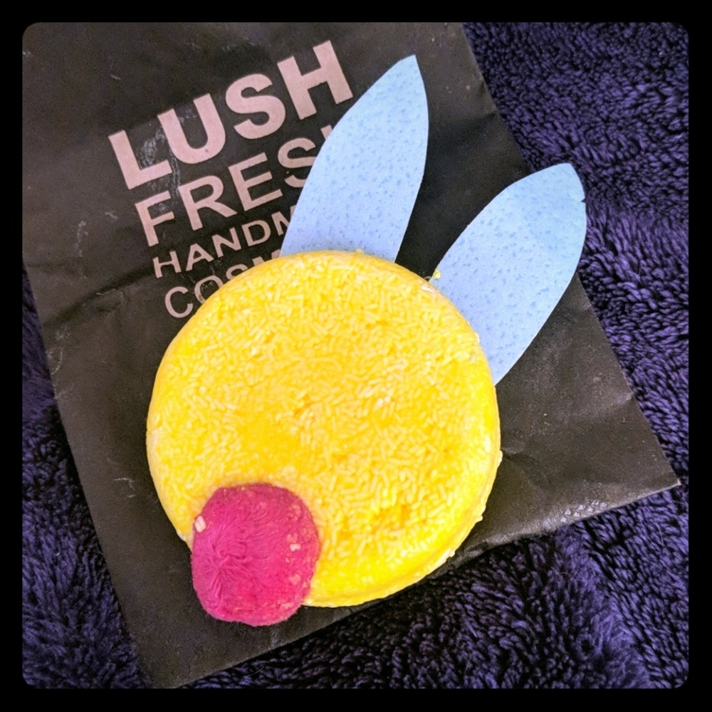 Lush - Wash Behind Your Ears Shampoo Bar